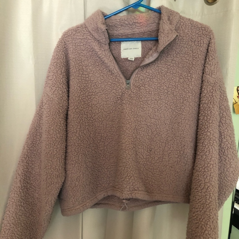 American Eagle Pull over